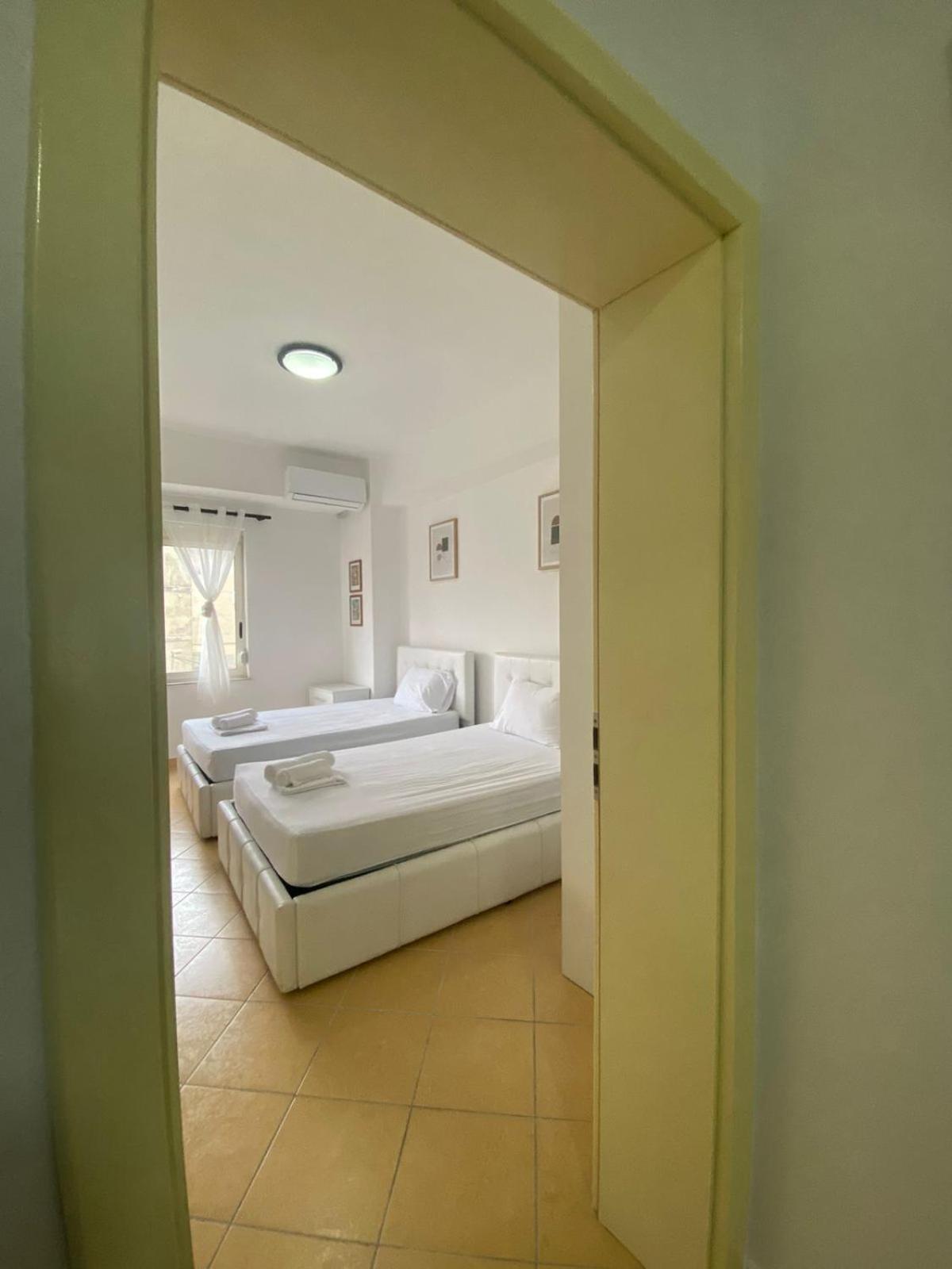 Nicole Apartments Rental ดูร์เรส ภายนอก รูปภาพ