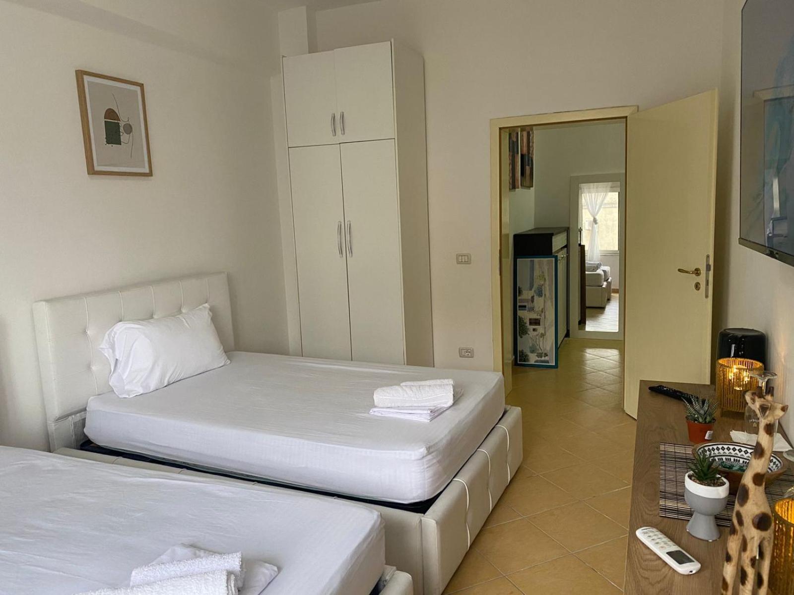 Nicole Apartments Rental ดูร์เรส ภายนอก รูปภาพ