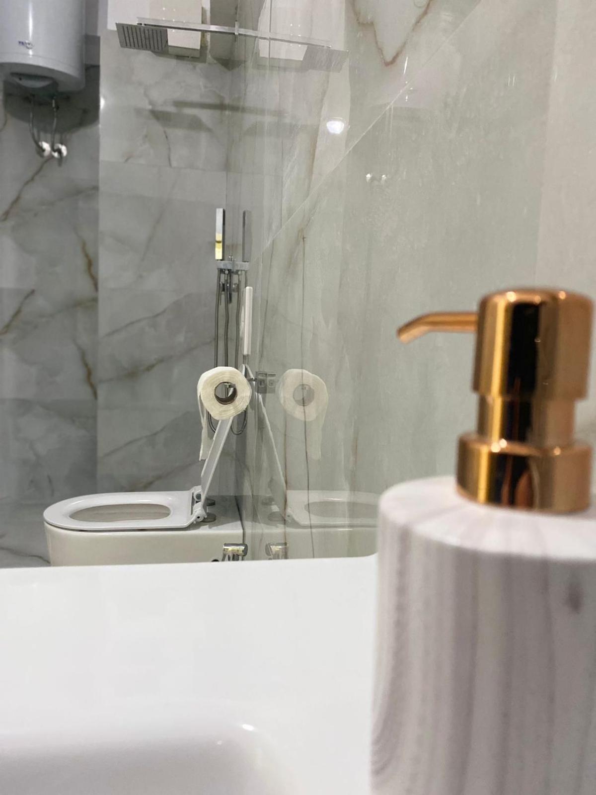 Nicole Apartments Rental ดูร์เรส ภายนอก รูปภาพ